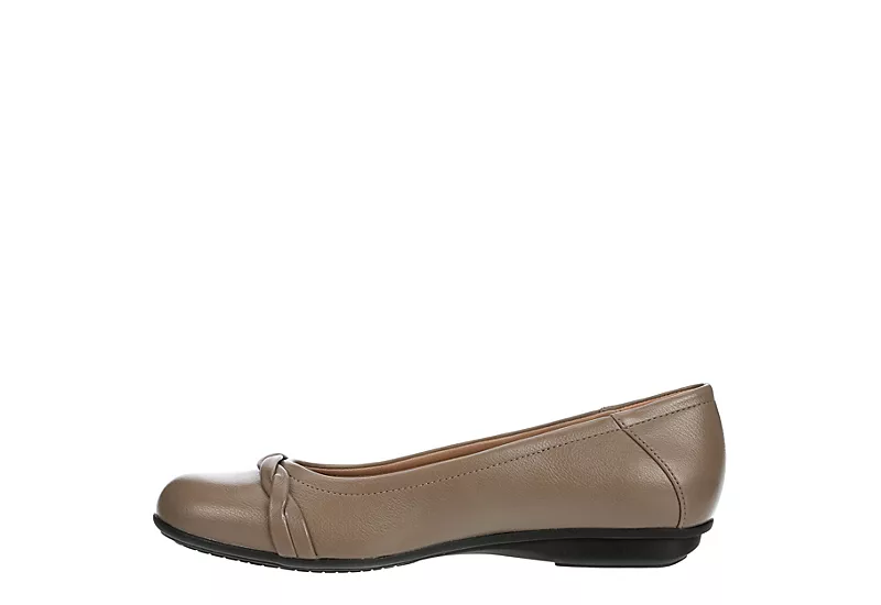 Lauren Blakwell Womens Eliana Flat - Taupe 6 Lauren Blakwell Womens Eliana Flat - Taupe - Image 4